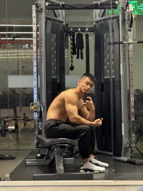 影子 深圳 29岁 175cm 75kg