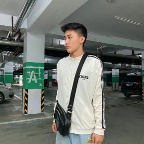 闫天泽 青岛 21岁 178cm 65kg