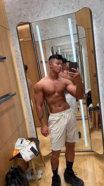3638 深圳 23岁 178cm 75kg
