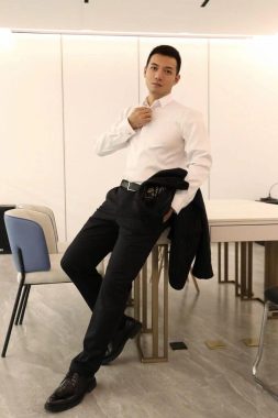 高山 成都 42岁 182cm 75kg