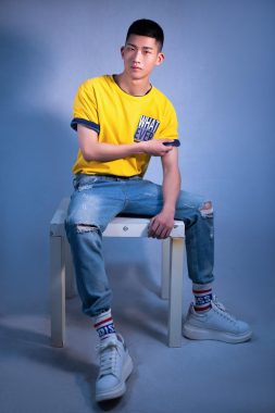 李其伟 成都 22岁 174cm 58kg