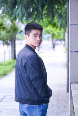何大一 成都 29岁 174cm 58kg
