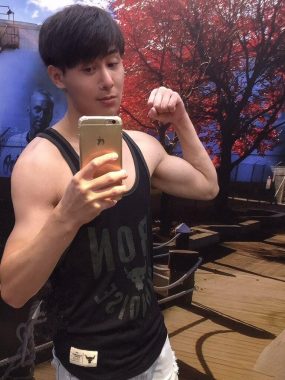 韩正 成都 31岁 180cm 70kg