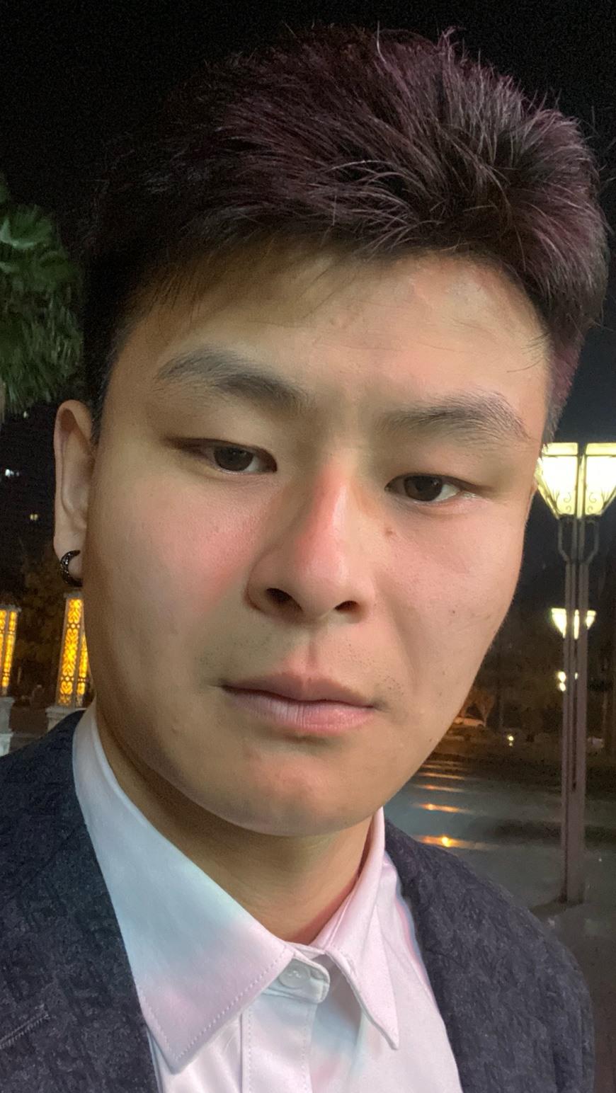 白钟超 成都 27岁 172cm 64kg