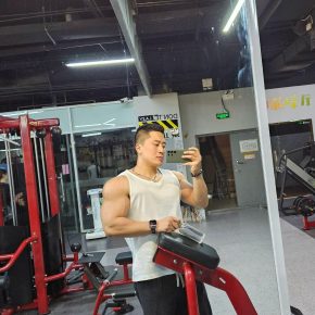 黄生旺 成都 33岁 178cm 90kg
