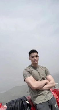 王绍江 成都 31岁 183cm