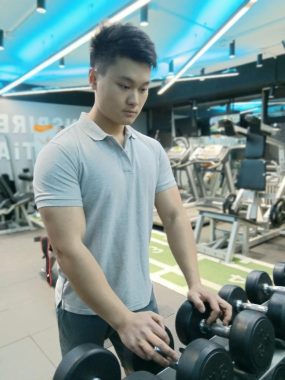 夏东洋 成都 27岁 179cm 75kg