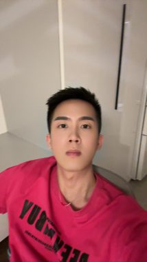 伍伟明 成都 32岁 174cm 60kg