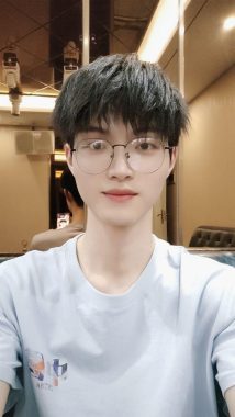 杨玉春 成都 27岁 183cm 80kg