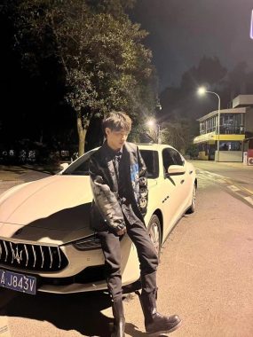 龙以明 成都 26岁 182cm 67kg
