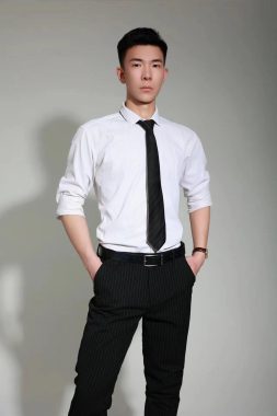孙井鑫 成都 27岁 185cm 77kg