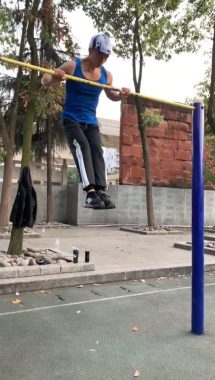 黄川 成都 26岁 176cm 75kg