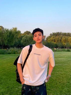 叶明冲 成都 21岁 172cm 66kg