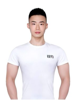 龚庆 宝鸡 30岁 174cm 75kg