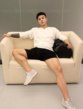 谭瑞伟 西安 22岁 185cm 75kg