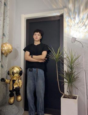 马旭昭 西安 26岁 182cm 67kg