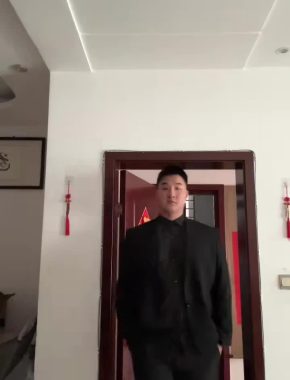 吕绍崇 新乡 23岁 186cm 80kg