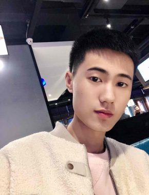 黄振航 洛阳 26岁 180cm 60kg