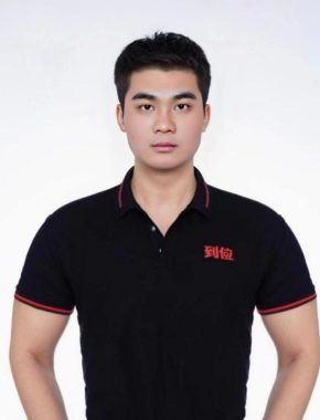杨志臻 洛阳 24岁 176cm 76kg