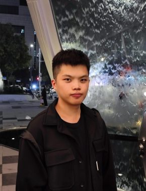 李勇辉 郑州 24岁 175cm 73kg