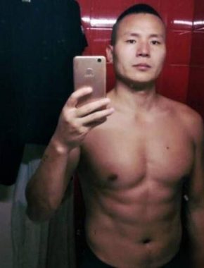 刘畊宏 郑州 37岁 180cm 85kg