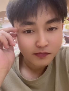王好奇 郑州 25岁 176cm 68kg