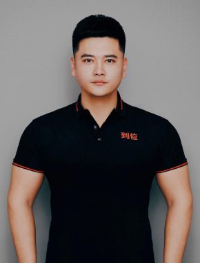 杜红利 周口 38岁 182cm 80kg
