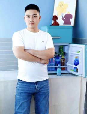 王良 无锡 43岁 180cm 85kg