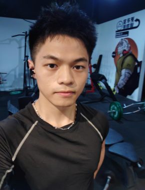 王渭清 泉州 22岁 168cm 61kg