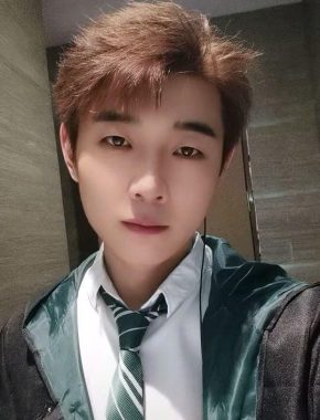 张金楼 苏州 30岁 182cm 76kg
