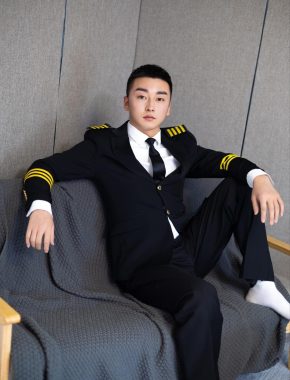 王贺 厦门 26岁 177cm 70kg