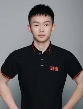 侯佳凯 厦门 20岁 182cm 70kg