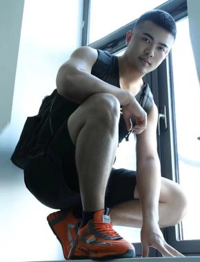 李宏斌 苏州 28岁 178cm 80kg