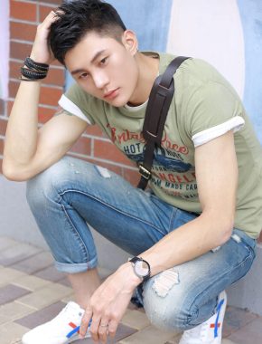 杨二车 南京 31岁 180cm 70kg