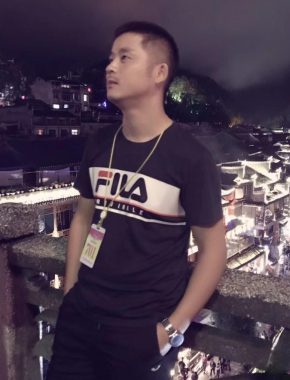 吴莫愁 南京 38岁 178cm 68kg