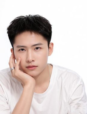 谢宏军 南京 26岁 181cm 66kg