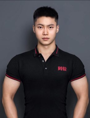 张强 南京 26岁 176cm 70kg