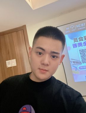 吴锐 咸宁 23岁 178cm 65kg