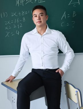 陈梁 荆州 39岁 173cm 80kg