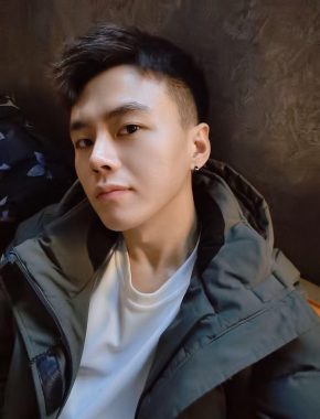黄卓龙 武汉 29岁 178cm 68kg