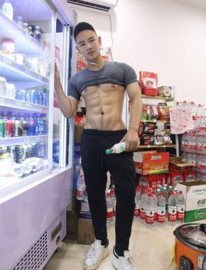 王智 武汉 29岁 179cm 77kg