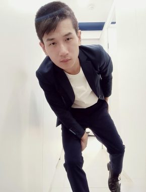 焉冰 武汉 26岁 178cm 69kg
