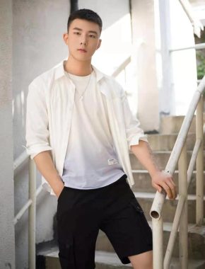 杨一天 武汉 24岁 196cm 78kg