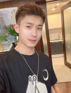 钟宏 武汉 30岁