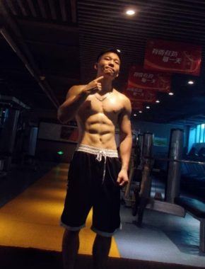 李诚 武汉 28岁 177cm 75kg