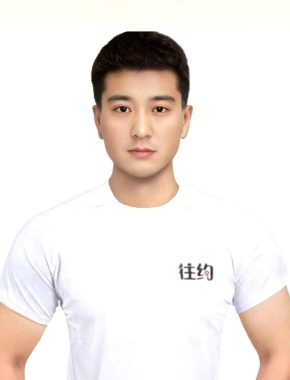 黄秋实 长沙 35岁 179cm 70kg