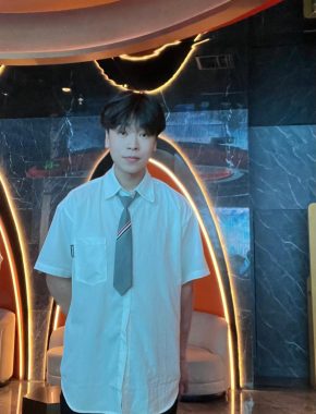 黄伦斌 长沙 20岁 178cm 66kg