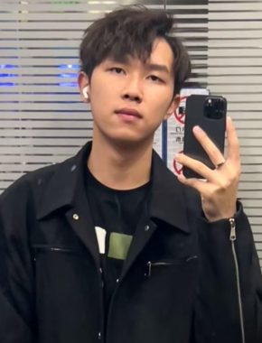 俊豪 长沙 19岁 183cm 68kg