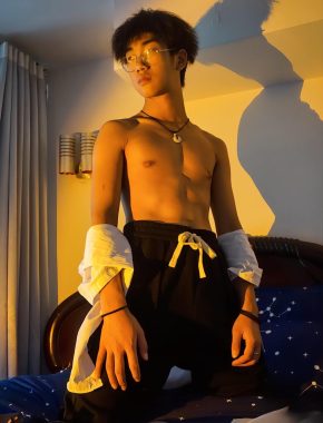 汤圆 长沙 20岁 180cm 62kg