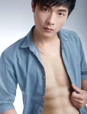 李大霄 长沙 31岁 175cm 59kg